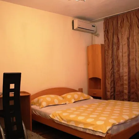 Vitan Modern Apartment, Sleeps 4 * Bucharest