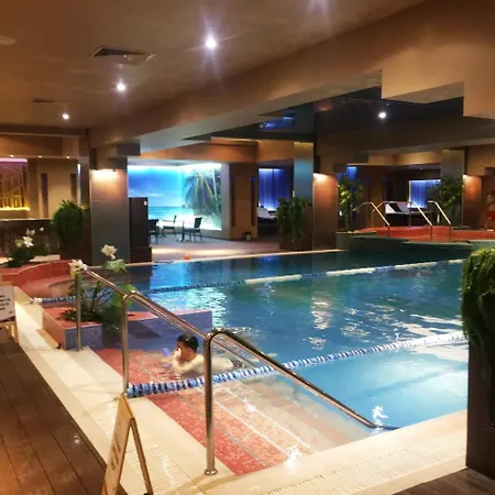 Vitan Modern Apartment, Sleeps 4 Boekarest