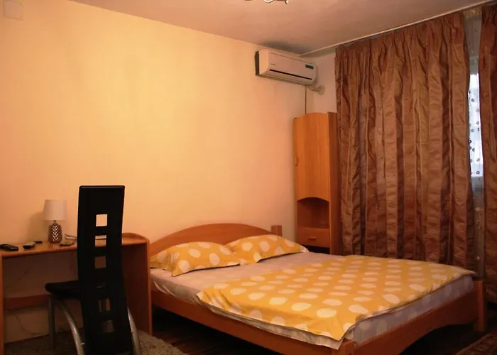 Vitan Modern Apartment, Sleeps 4 * Bükreş